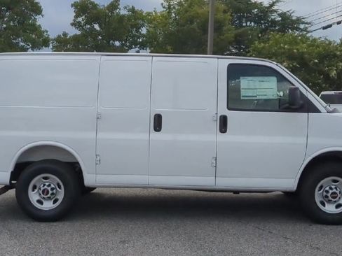 New 2025 GMC Savana 2500 w/ Driver Convenience Package image 9