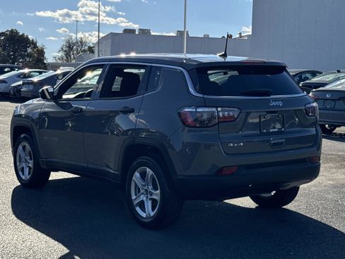 Used 2023 Jeep Compass Sport image 22