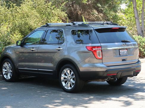 Used 2013 Ford Explorer XLT AWD/4WD image 4