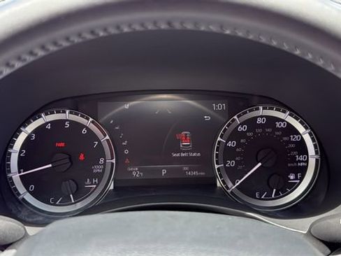 Used 2023 Toyota Highlander XLE FWD image 24