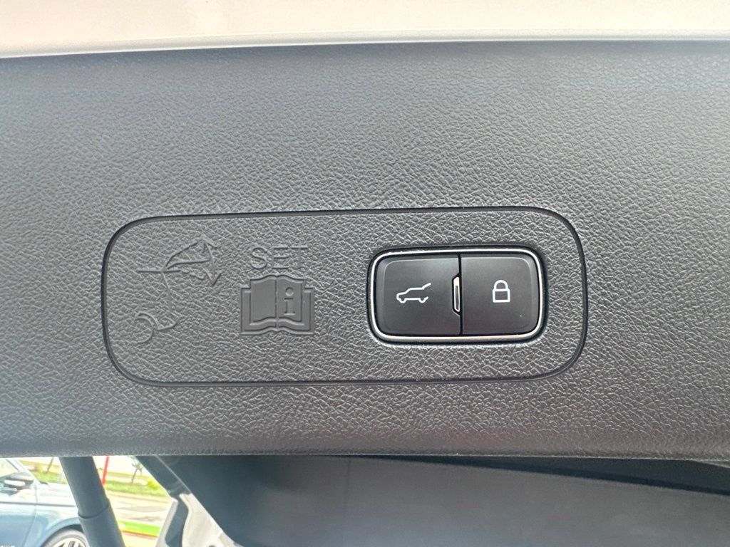 Used 2023 Lincoln Aviator AWD w/ Premium Package image 41