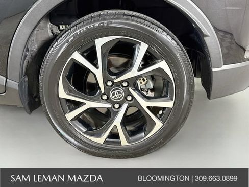 Used 2022 Toyota C-HR XLE FWD image 28
