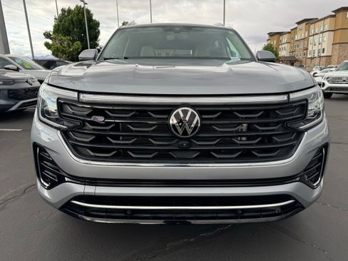 Used 2024 Volkswagen Atlas SEL Premium R-Line image 9
