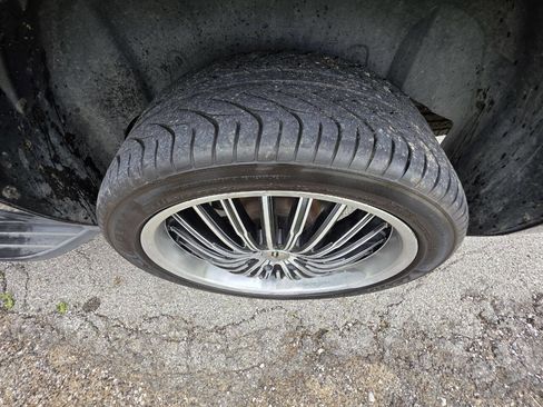 Used 2013 Chevrolet Suburban LT AWD/4WD image 6