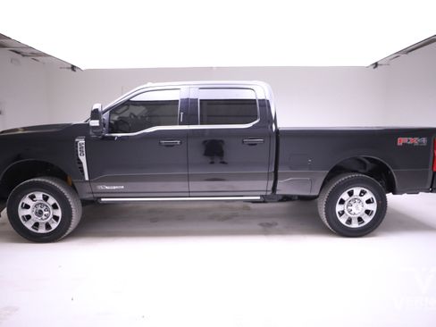 Used 2024 Ford F250 King Ranch w/ FX4 Off-Road Package image 2