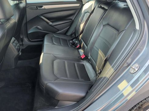 Used 2019 Volkswagen Passat 2.0T Wolfsburg w/ Wheels & Sunroof Package FWD image 28