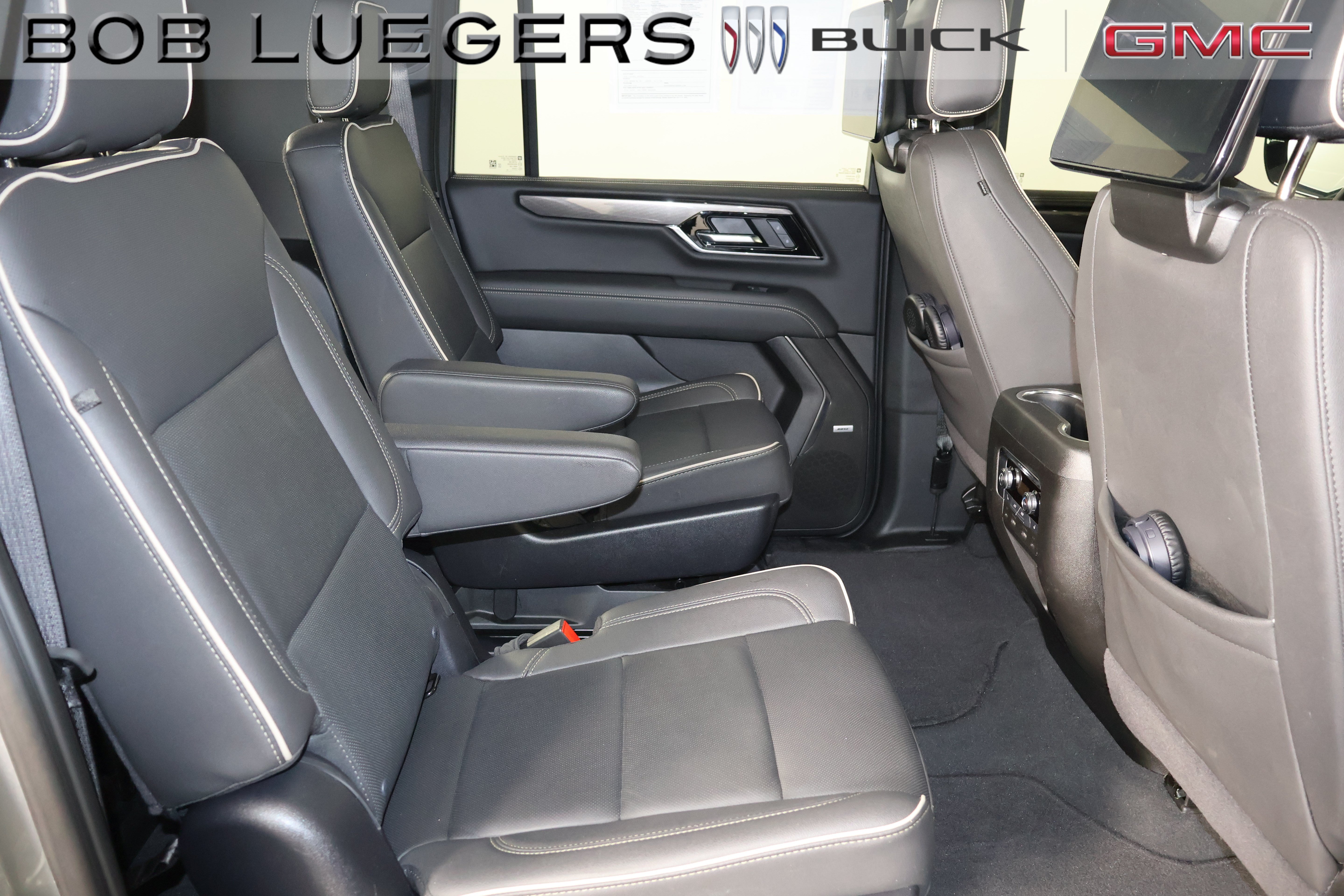 Certified 2025 GMC Yukon XL Elevation w/ Elevation Premium Package AWD/4WD image 17