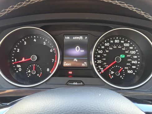 Used 2021 Volkswagen Tiguan SE image 18