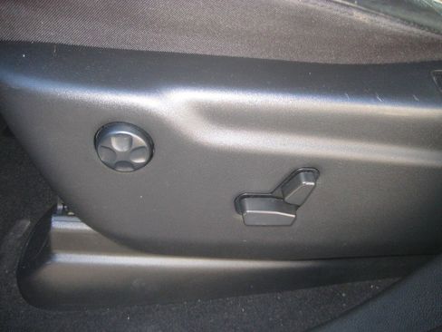 Used 2021 Jeep Grand Cherokee Laredo X image 15