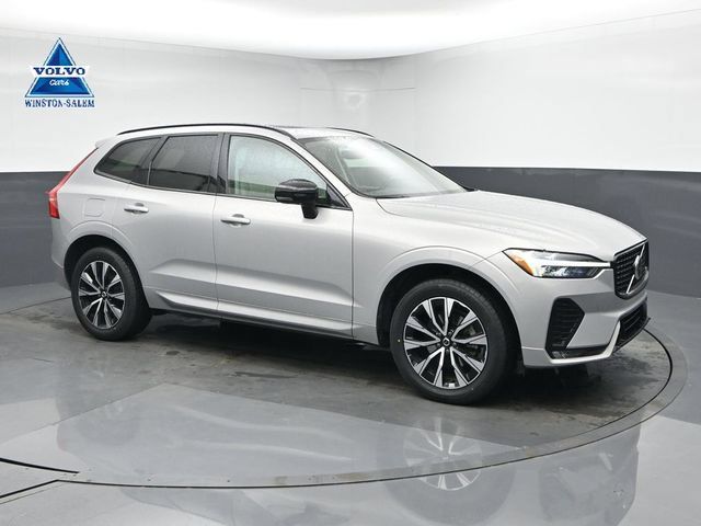 Used 2024 Volvo XC60 B5 Core AWD/4WD image 1