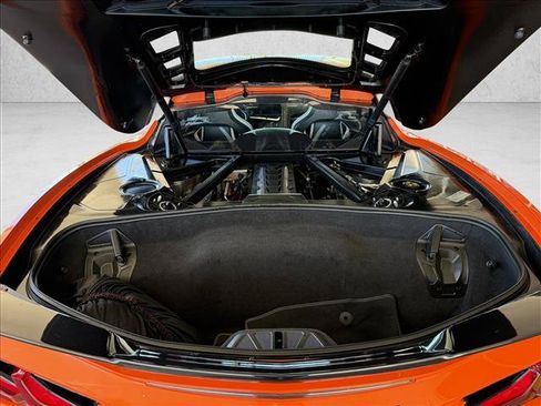 Used 2021 Chevrolet Corvette Stingray Coupe w/ Z51 Performance Package RWD image 17