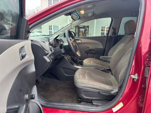 Used 2013 Chevrolet Sonic LS image 9