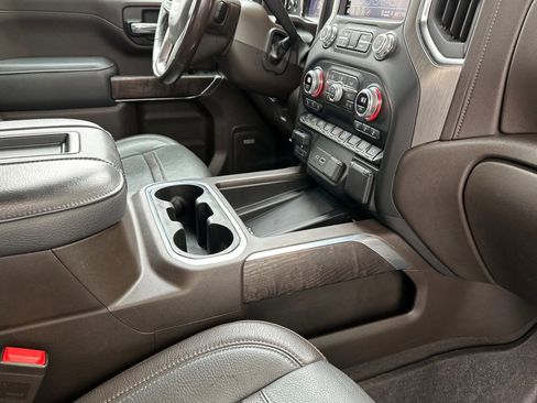 Used 2022 GMC Sierra 3500 Denali w/ Technology Package image 16