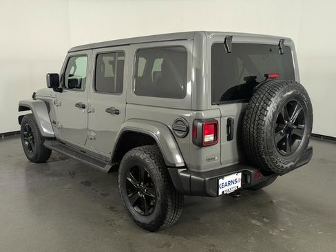 Used 2023 Jeep Wrangler Unlimited Sahara AWD/4WD image 6