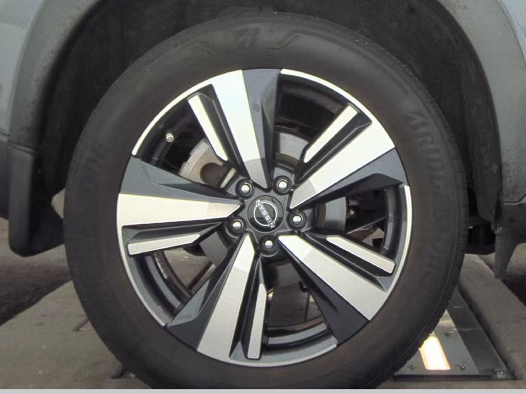 Used 2023 Nissan Rogue SL w/ SL Premium Package FWD image 10