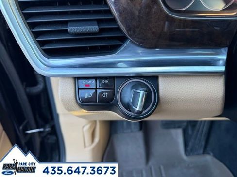 Used 2018 Porsche Panamera 4 image 16