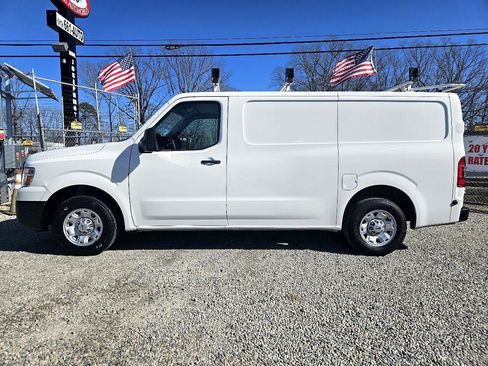 Used 2020 Nissan NV 2500 SV image 2