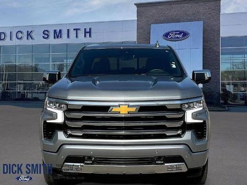 Used 2026 Chevrolet Silverado 1500 High Country AWD/4WD image 2