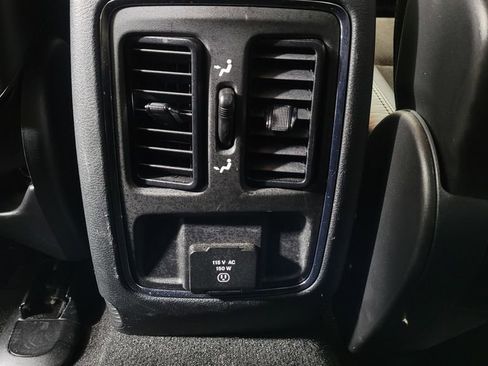 Used 2022 Jeep Grand Cherokee Laredo X image 35