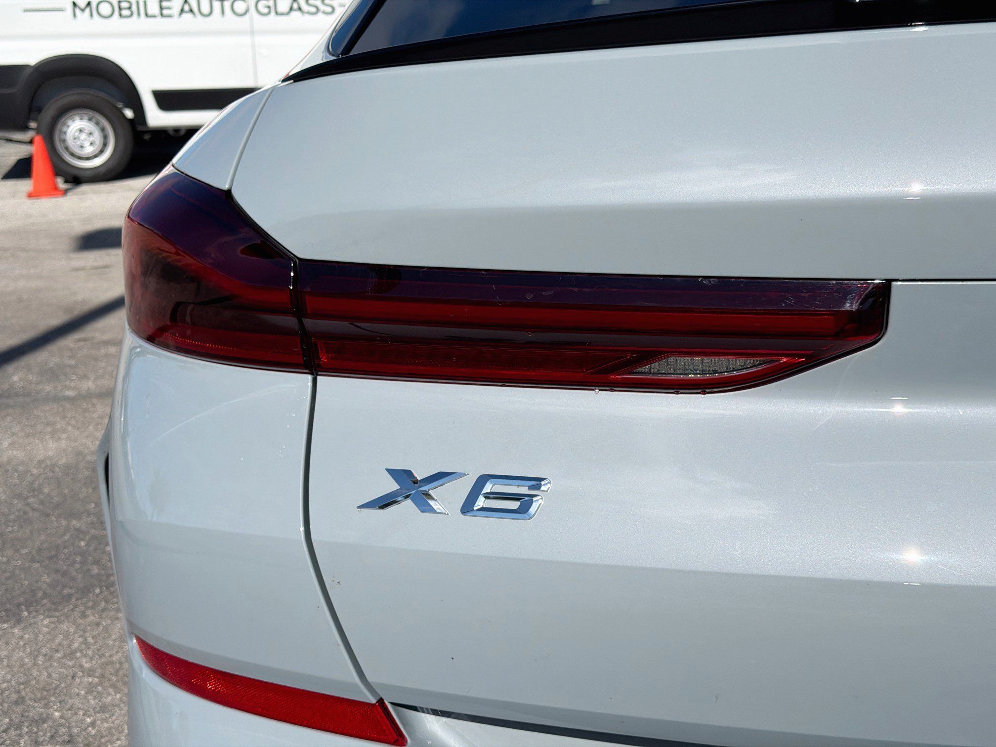 New 2027 BMW X6 xDrive40i w/ Climate Comfort Package AWD/4WD image 10