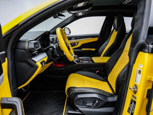 Used 2021 Lamborghini Urus AWD/4WD image 37