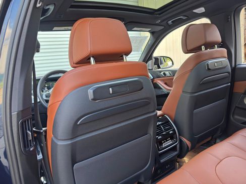 Used 2025 BMW X5 M60i AWD/4WD image 42
