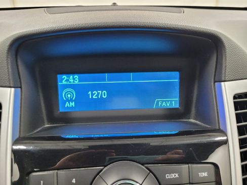 Used 2016 Chevrolet Cruze LS FWD image 25