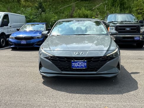 Used 2023 Hyundai Elantra Blue FWD image 2