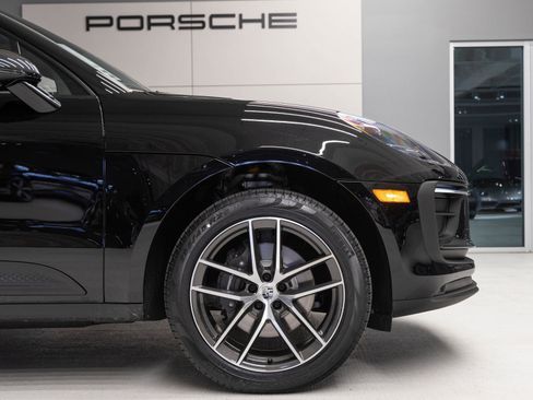 Certified 2026 Porsche Macan image 11