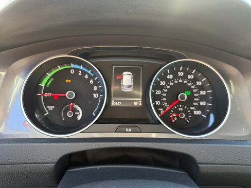 Used 2015 Volkswagen e-Golf SEL Premium image 11