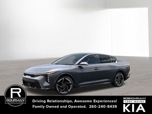 New 2025 Kia K4 GT-Line image 3