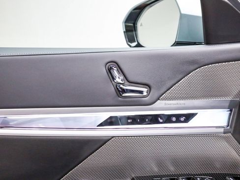 Certified 2023 BMW 740i w/ Parking Assistance Package image 22