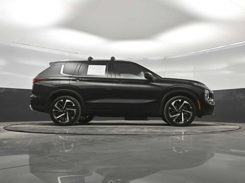 Used 2023 Mitsubishi Outlander SEL AWD/4WD image 39