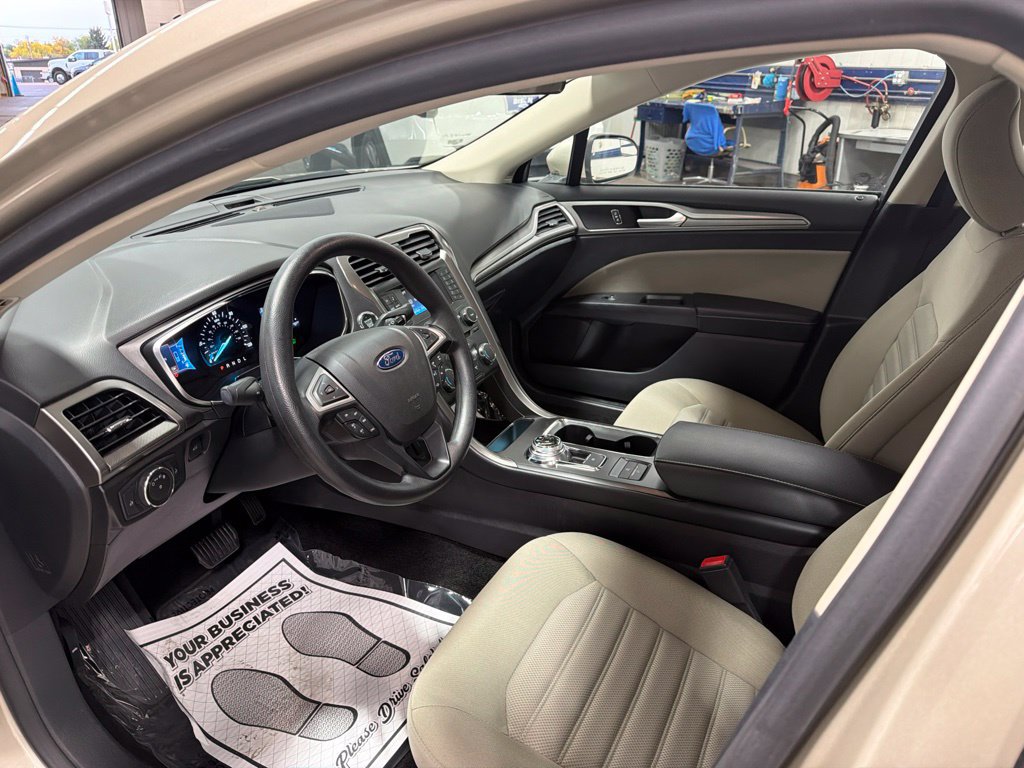 Used 2018 Ford Fusion S FWD image 19
