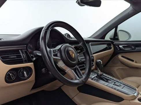 Used 2019 Porsche Macan w/ Premium Package Plus AWD/4WD image 22