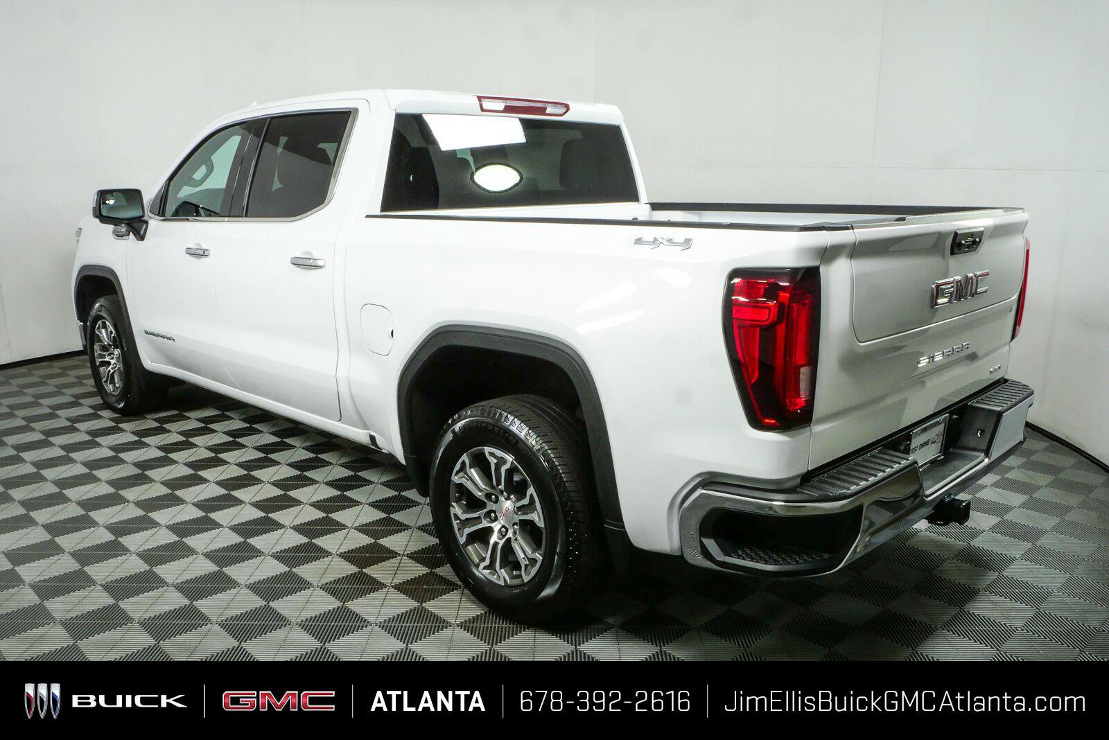 Used 2026 GMC Sierra 1500 SLT AWD/4WD image 27