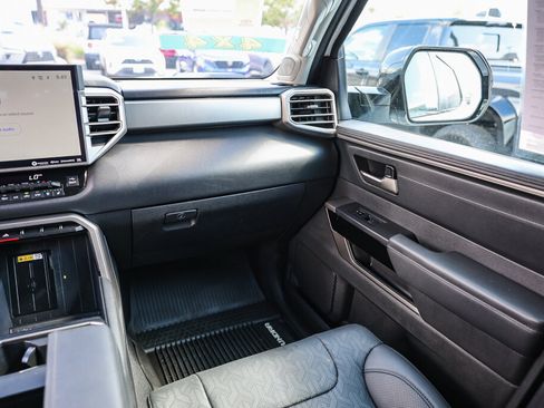 Used 2024 Toyota Tundra Limited AWD/4WD image 5