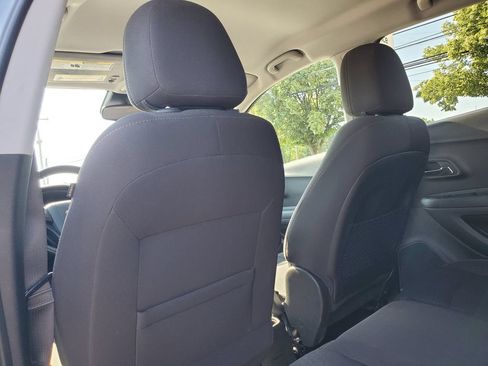 Used 2020 Chevrolet Trax LS w/ Tint and Cruise Package AWD/4WD image 26