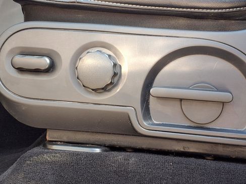 Used 2005 Ford F150 XLT image 4