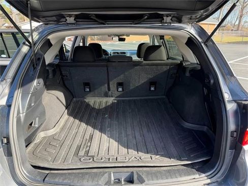 Used 2018 Subaru Outback 2.5i Premium image 12