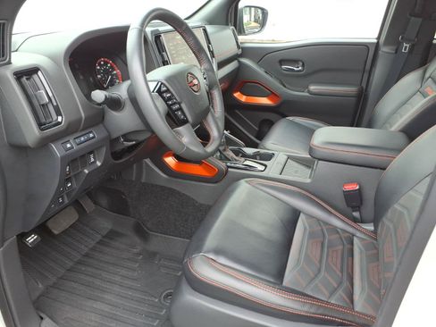 Used 2025 Nissan Frontier PRO-4X w/ Pro Premium Package AWD/4WD image 11