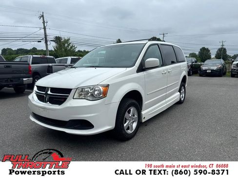 Used 2012 Dodge Grand Caravan SXT image 4