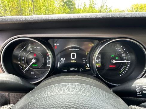 Used 2023 Jeep Wrangler Unlimited w/ Cold Weather Group AWD/4WD image 33