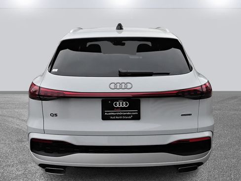 Certified 2025 Audi Q5 Premium w/ Convenience Package image 5
