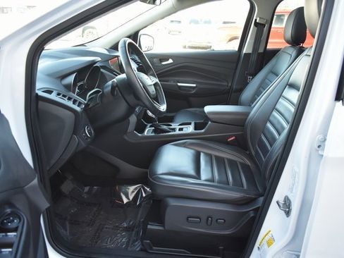 Used 2019 Ford Escape SEL image 13