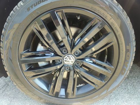 Used 2022 Volkswagen Tiguan SE R-Line AWD/4WD image 36