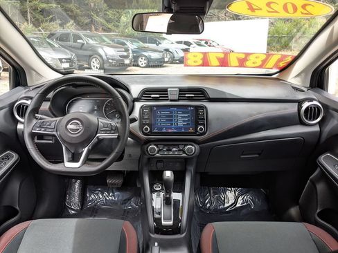 Used 2024 Nissan Versa SR FWD image 23