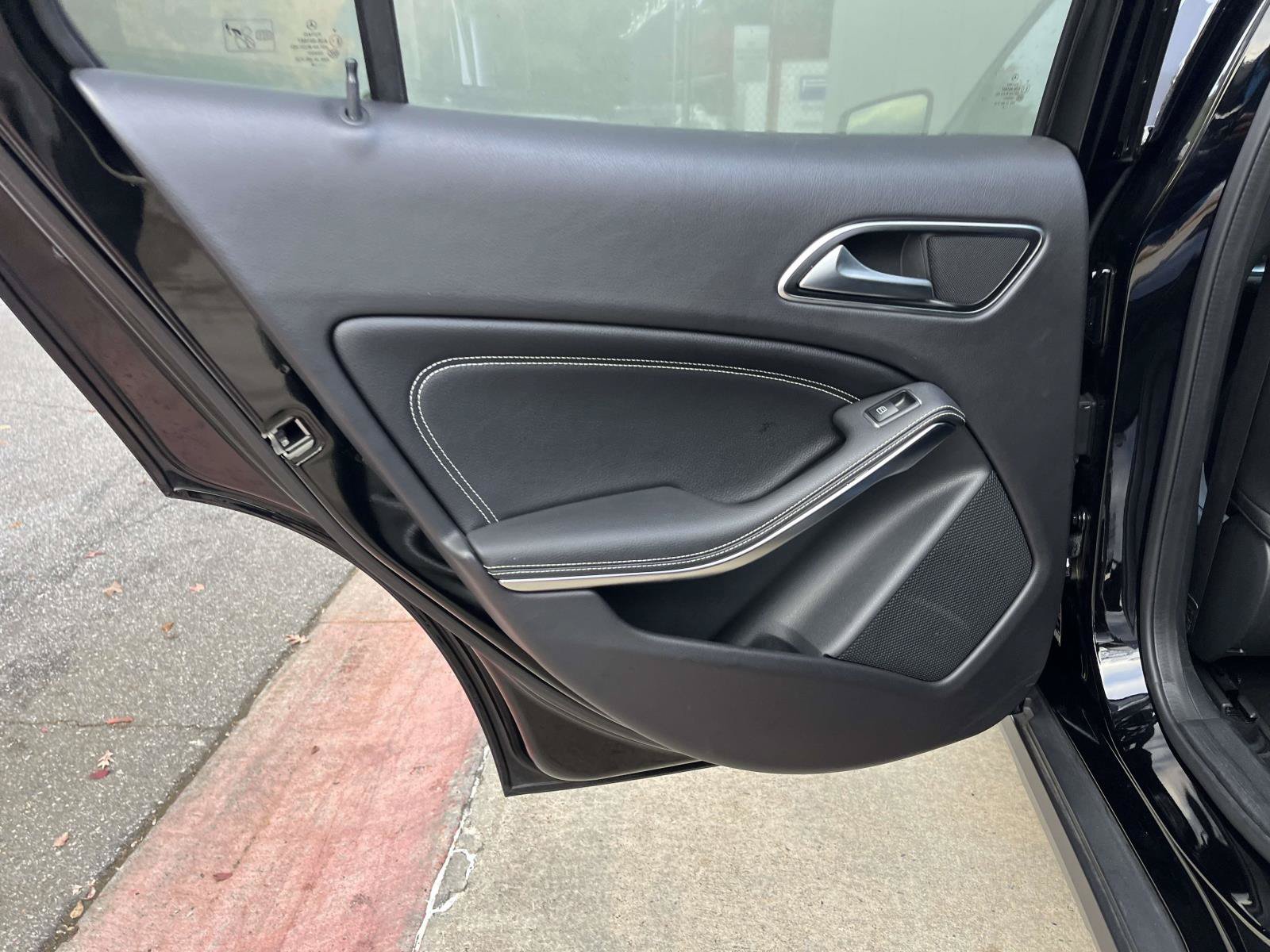 Used 2019 Mercedes-Benz GLA 250 4MATIC image 51
