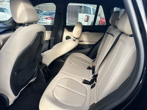 Used 2018 BMW X1 sDrive28i image 11