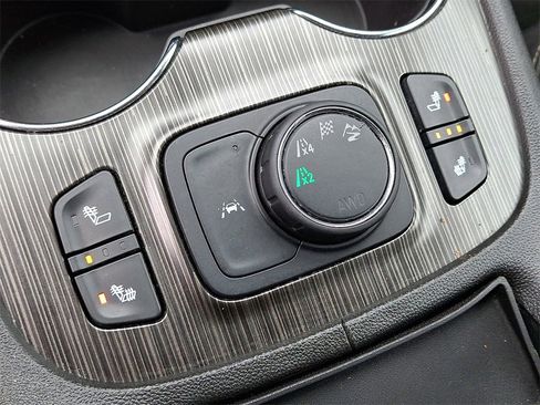 Certified 2023 GMC Acadia SLT image 26